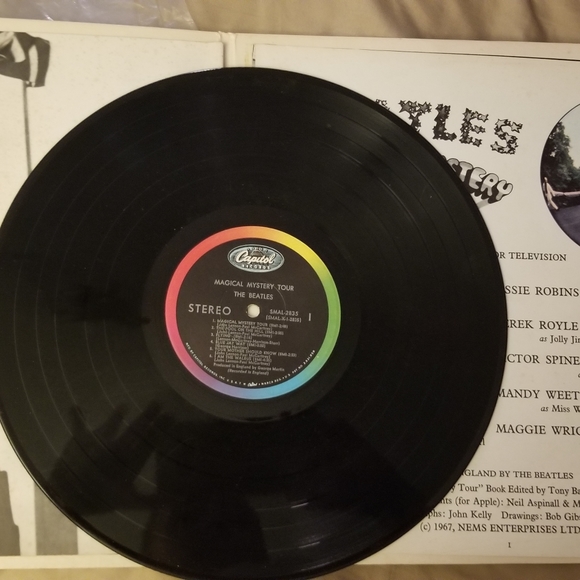 ORIGINAL The Beatles Magical Mystery Tour Vinyl Insert/24pg Full Color Book - Picture 6 of 7